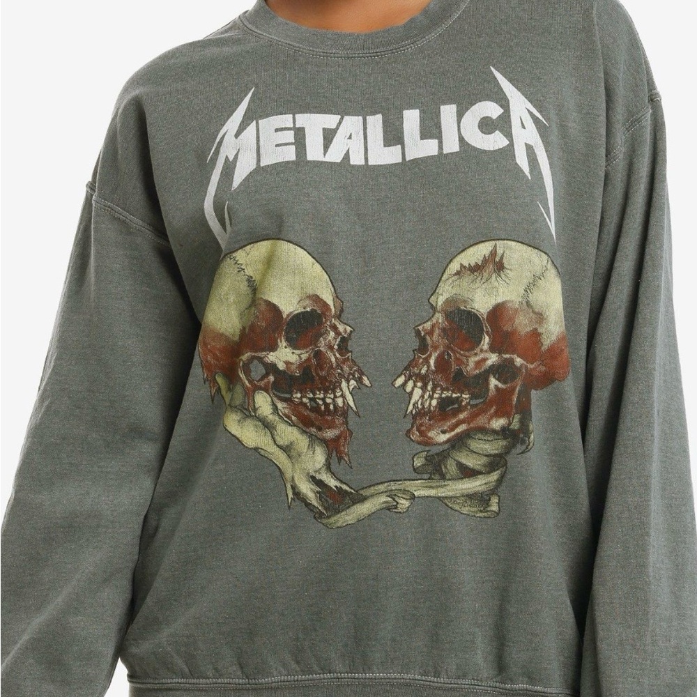 Graphic Metallica Sad But True Skull 💀 Crewneck Gray
